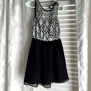 Womens size 1 dress stitching is coming out in top half see photos